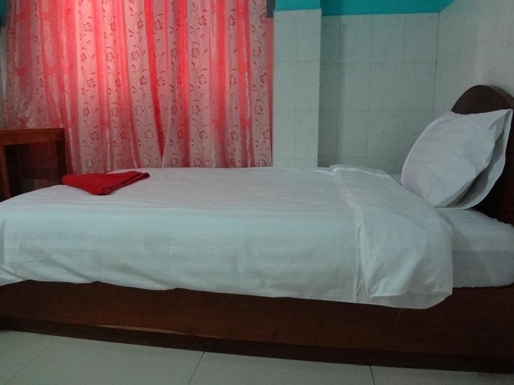 Capitol 3 Guesthouse Phnom-Penh Buitenkant foto