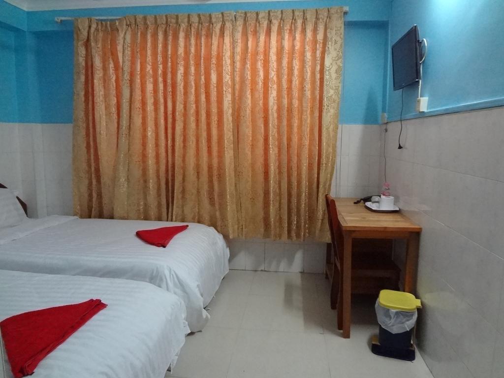 Capitol 3 Guesthouse Phnom-Penh Buitenkant foto
