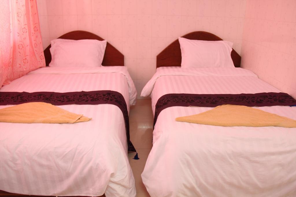 Capitol 3 Guesthouse Phnom-Penh Buitenkant foto