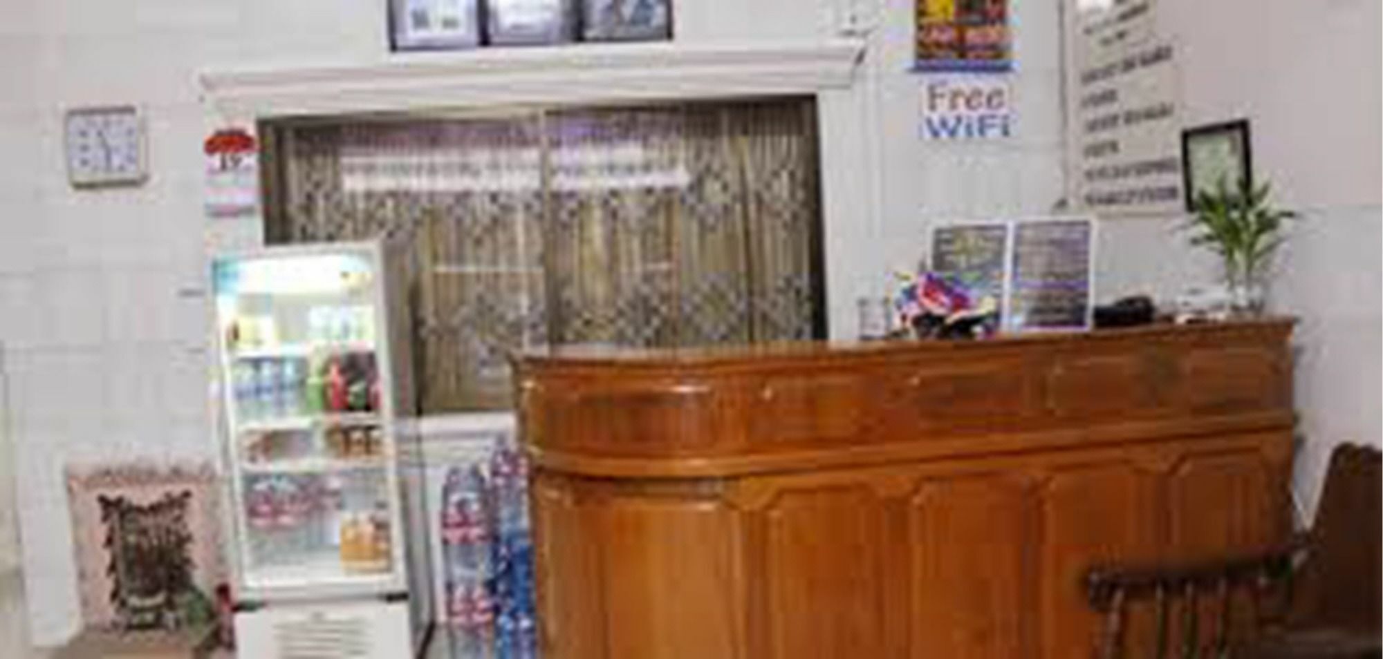Capitol 3 Guesthouse Phnom-Penh Buitenkant foto