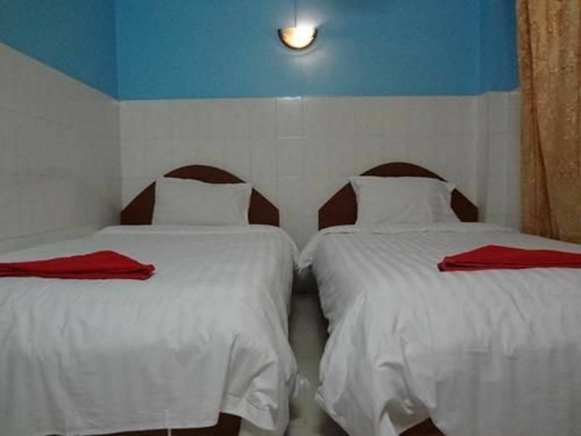Capitol 3 Guesthouse Phnom-Penh Buitenkant foto
